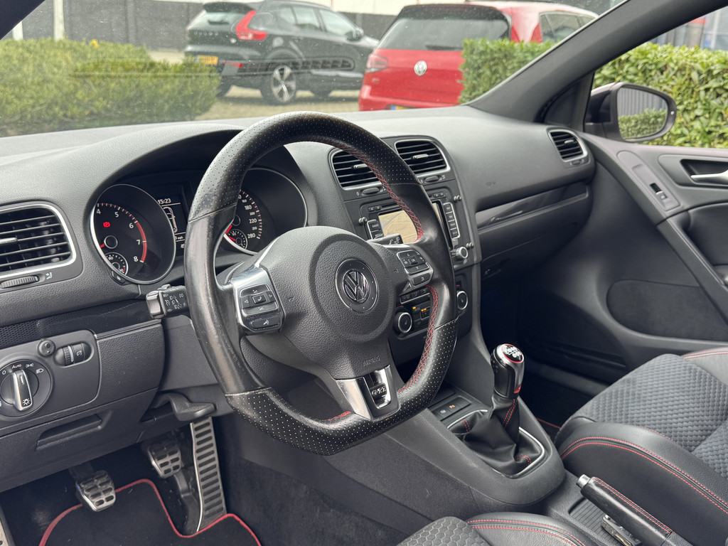 Volkswagen Golf 6 GTI Edition 35 2.0 TSI 235pk 52648815-3.jpg | Hamilton Automobielen